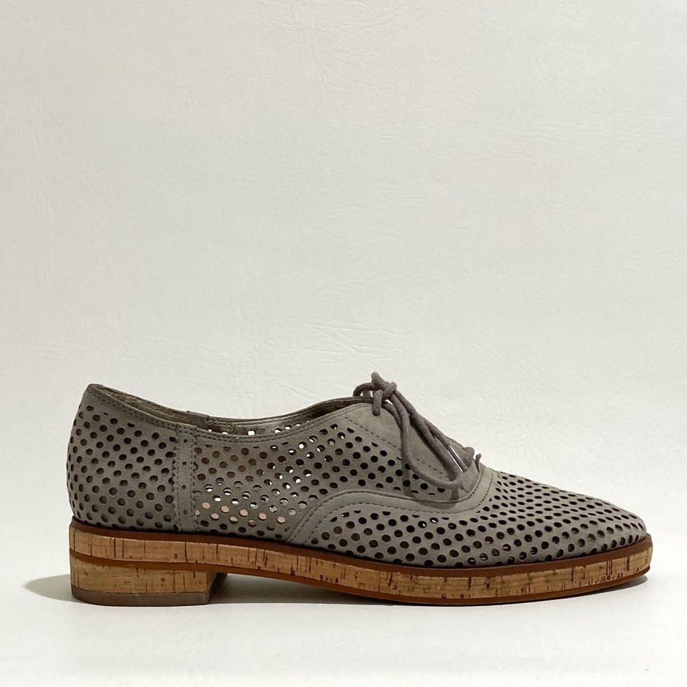 LAST CHANCE 😍 Vince Camuto Salisa Gray Suede Laser Cut Oxford Flat Shoe